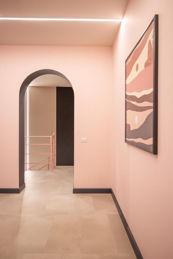Allure Boutique Hotel ติรานา ภายนอก รูปภาพ